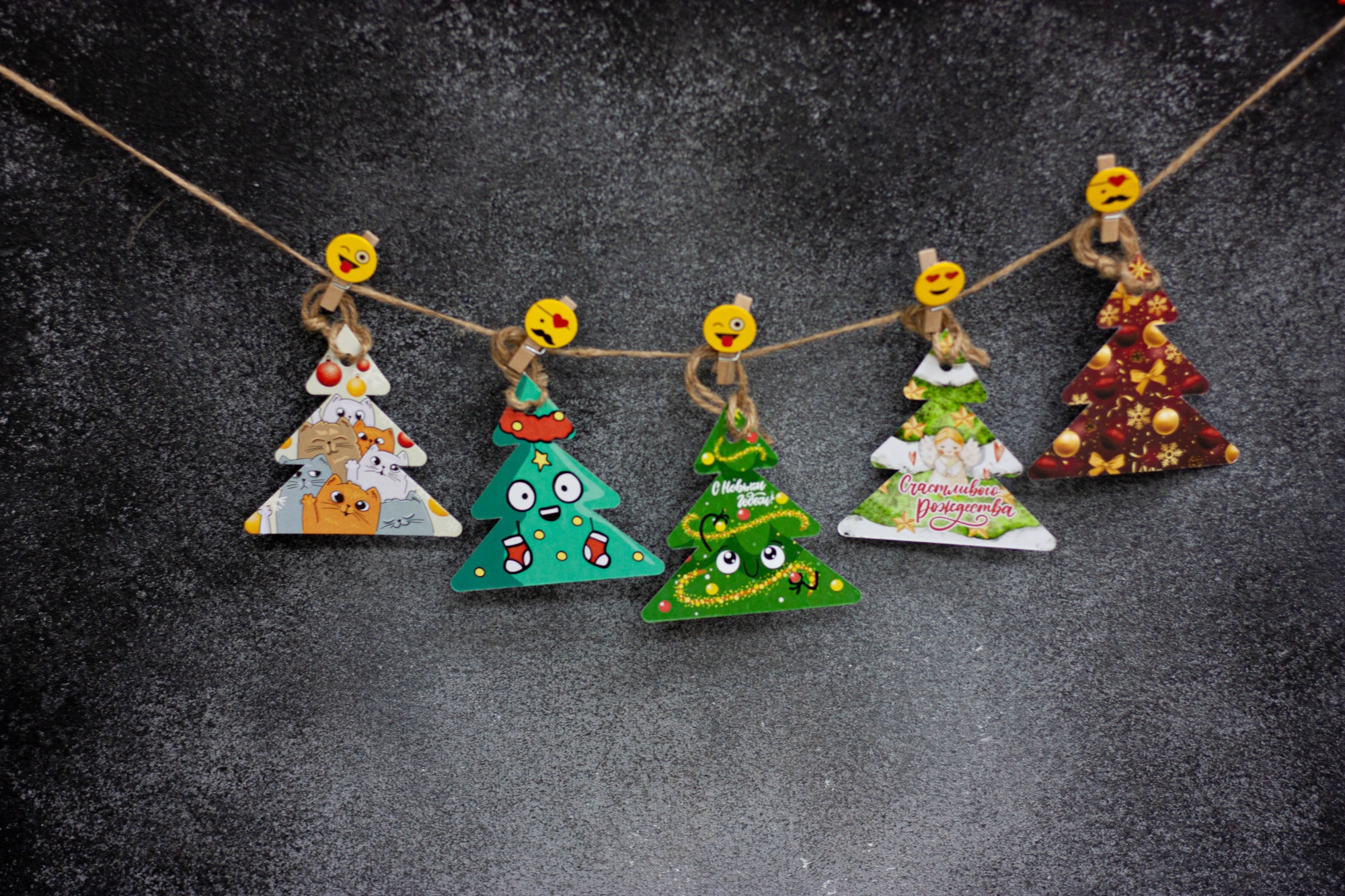 Открытка "Новогодняя" в виде Елочки с шоколадкой 5гр — Дизайн 2025 с логотипом